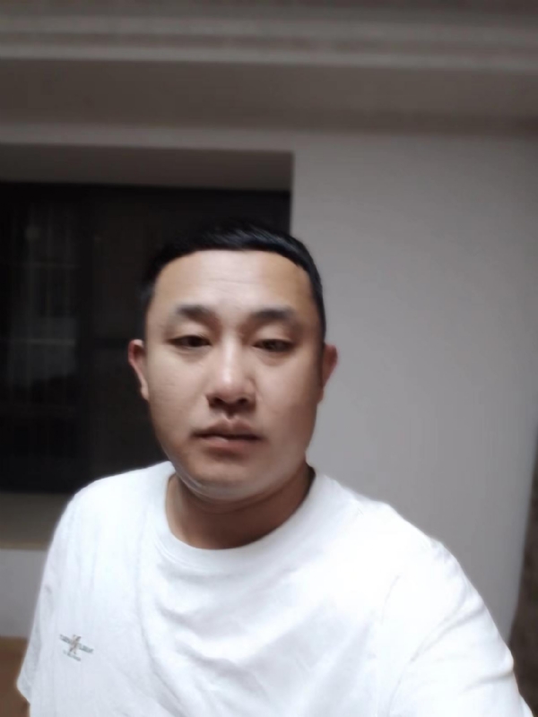 魔尊的第一张照片--东山相亲网