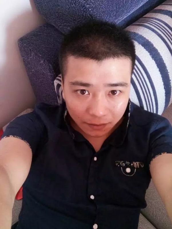 漫步的面包的第一张照片--东山相亲网