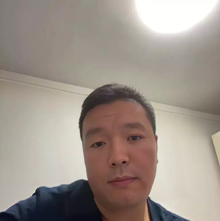 穿唐装的松鼠的第一张照片--东山相亲网