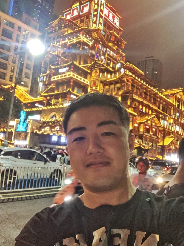 钢铁侠的第一张照片--东山相亲网