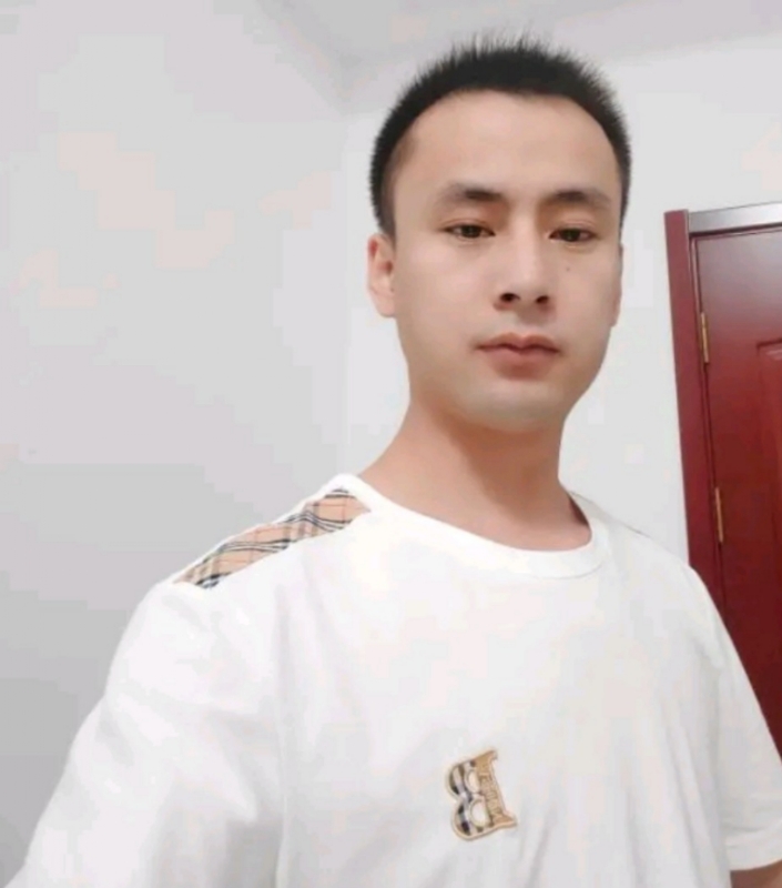 海阔天空的第一张照片--东山相亲网