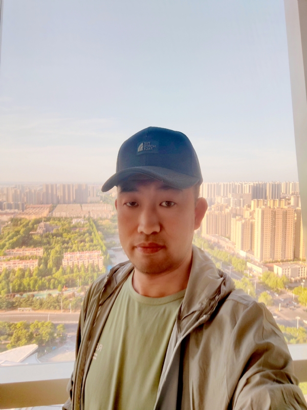 勇攀高峰的第一张照片--东山相亲网