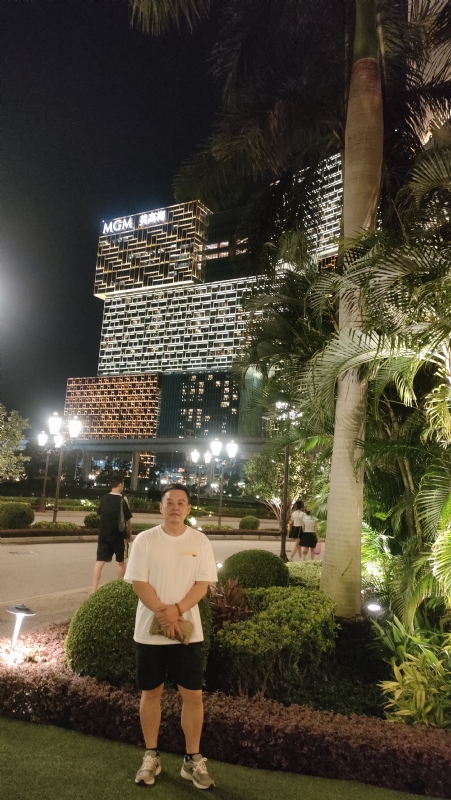 熟悉的身影的第一张照片--东山相亲网
