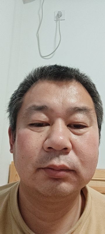 龙万的第一张照片--东山相亲网