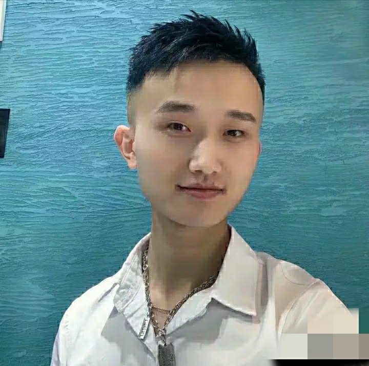 小哥哥的第一张照片--东山相亲网