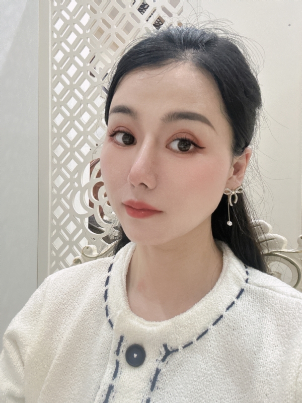 金莉的第一张照片--东山相亲网