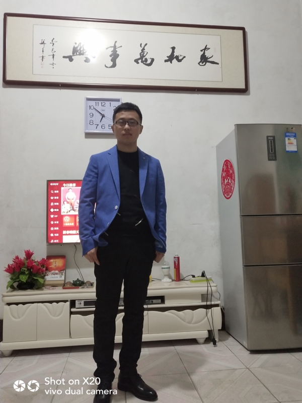孤独的狼的第一张照片--东山相亲网