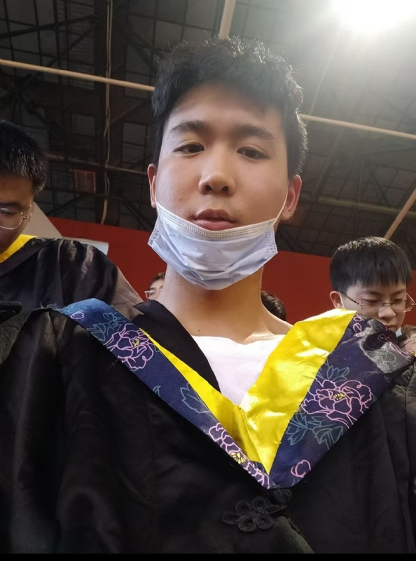 落落大方的第一张照片--东山相亲网